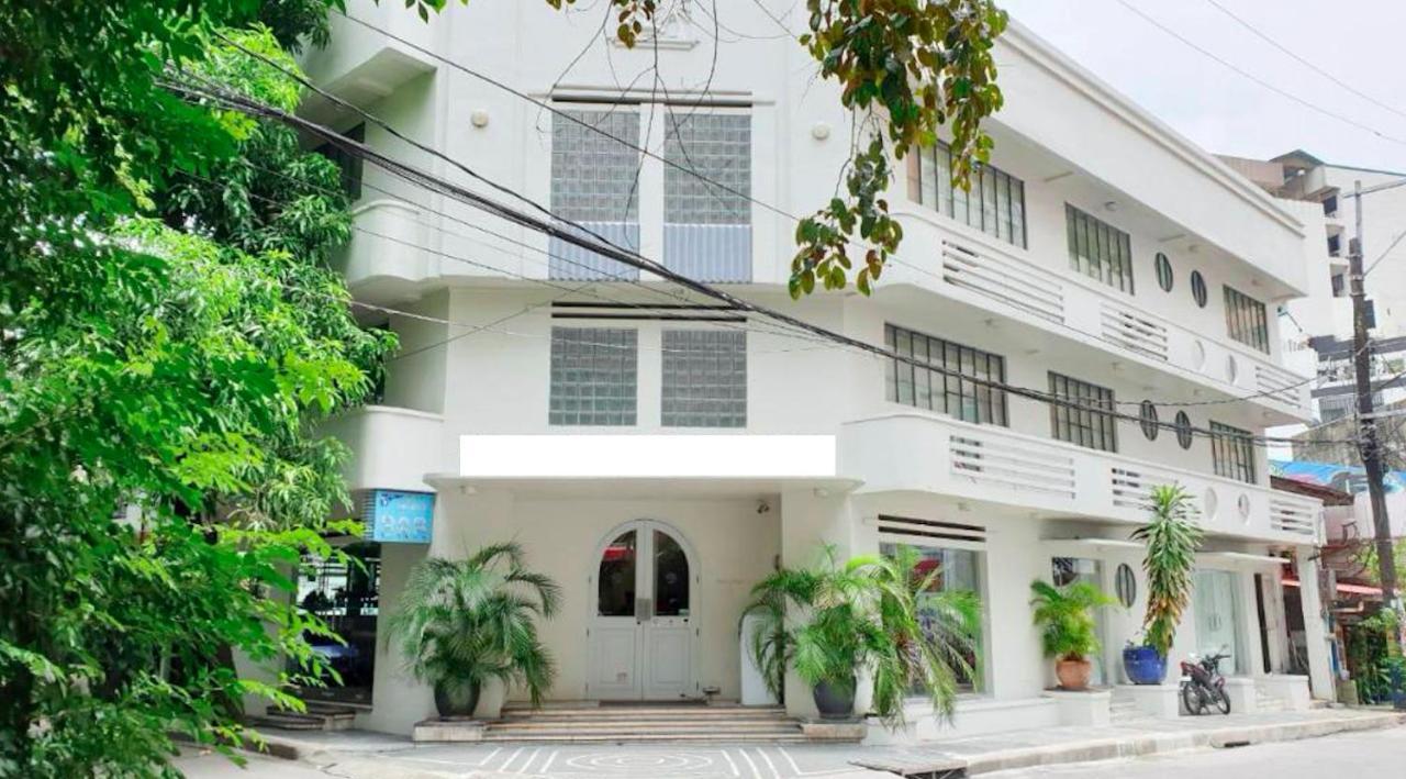 The Clipper House, Poblacion Makati Manila Exterior photo