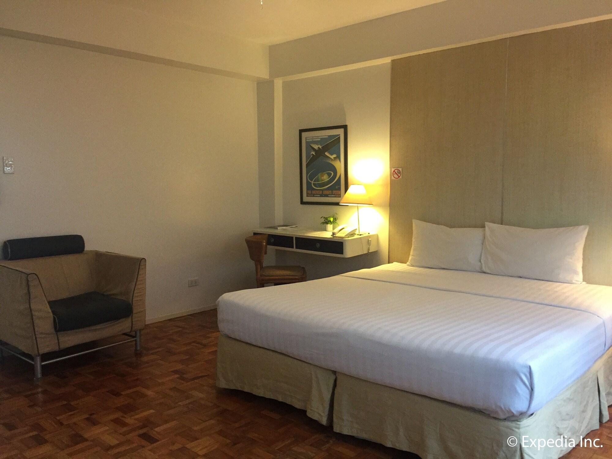The Clipper House, Poblacion Makati Manila Exterior photo