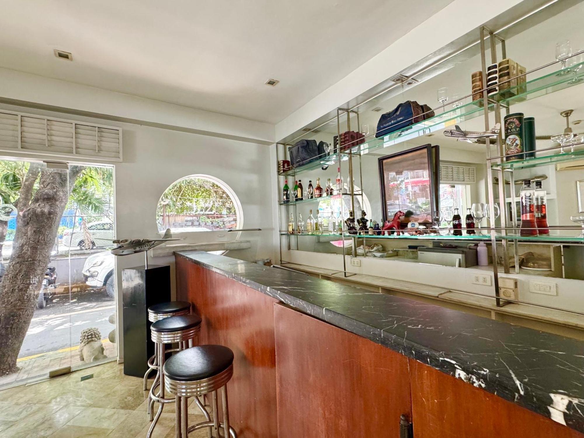 The Clipper House, Poblacion Makati Manila Exterior photo