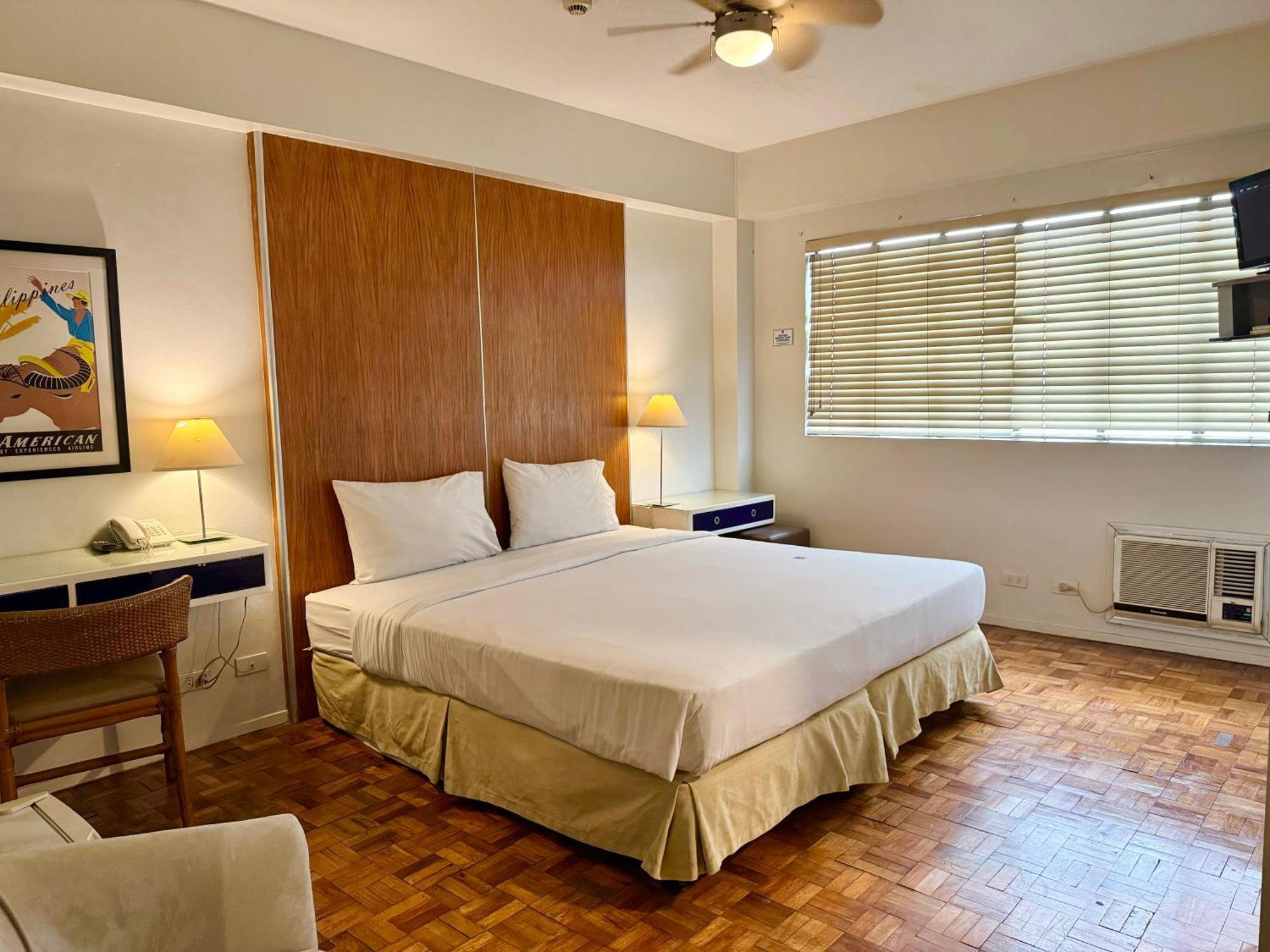 The Clipper House, Poblacion Makati Manila Exterior photo